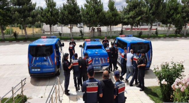37 Yılla Aranan Şahıs Gardıropta Yakalandı
