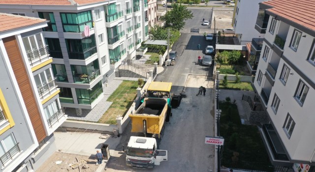 Mehmet Akif Ersoy Mahallesi Sıcak Asfaltla Kaplanıyor