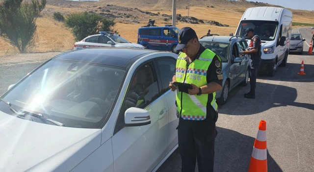 Telefon Denetiminde Sürücülere Ceza Yağdı