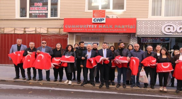 CHP Aksaray’ı Türk Bayrakları ile Donattı