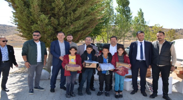Duygulu ve Karabatak Dikmen’deki Öğrencilerini Unutmuyor