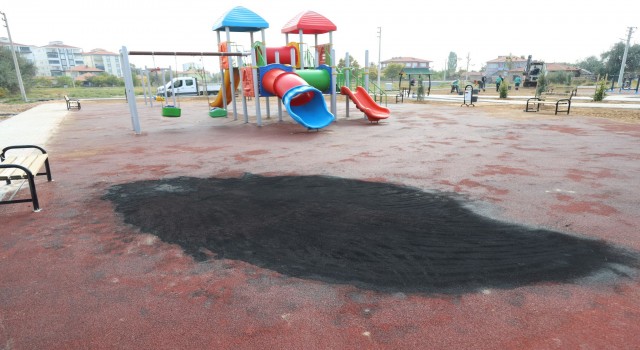 Parklarda Yine Aynı Manzara…