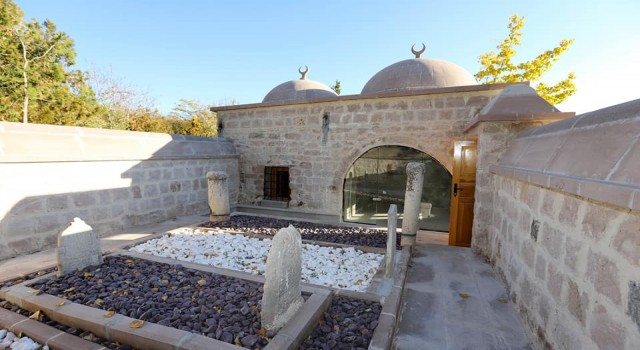Şeyh Hamza Baba Türbesi Ziyaretçilere Açıldı