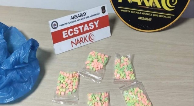 Narkotik Zehir Tacirini Suçüstü Yakaladı