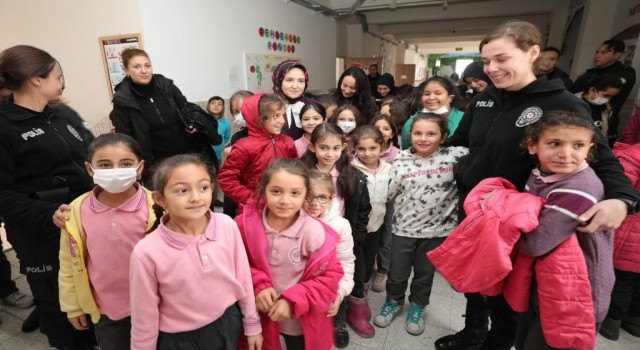 Polis Adaylarından Miniklere Destek