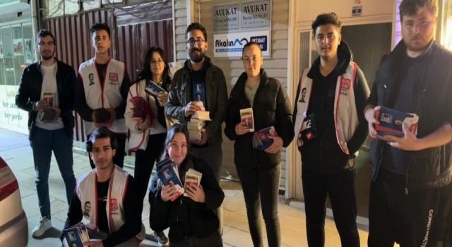 CHP GENÇLİK KOLLARI HER GÜN SAHADA ÇALIŞIYOR