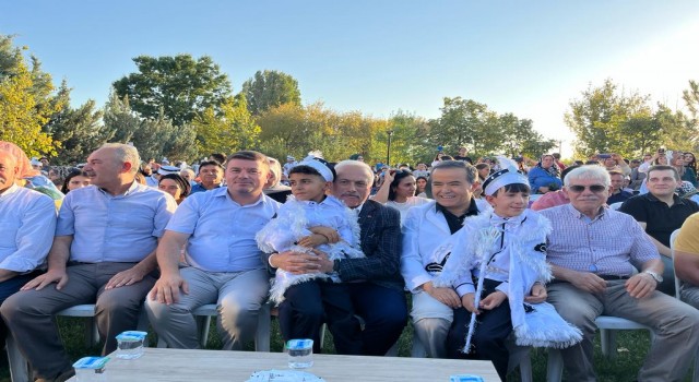 Dinçer “Sünnet Şöleni ile Geleneklerimizi Yâd Ediyoruz”