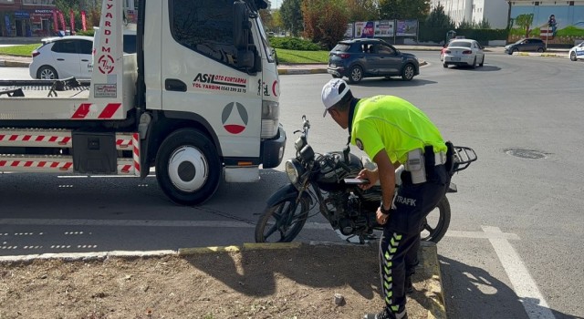 Motosiklet Sürücüsü Kazada Yaralandı