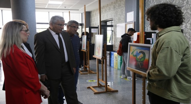 100’üncü Yıl İçin 19 Eserlik Resim Sergisi Açıldı