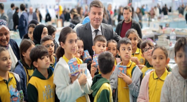 Dinçer “Geleceğimizi Kitapla İnşa Edeceğiz”