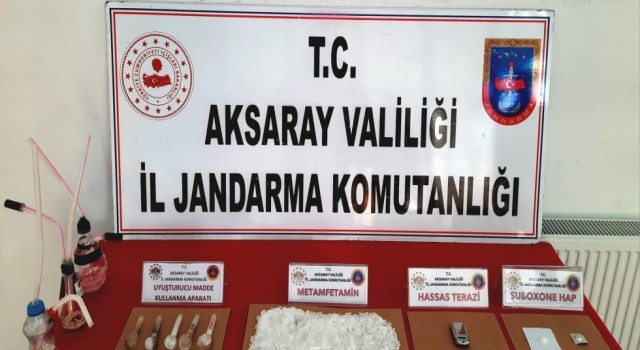Jandarma Zehir Tacirlerine Geçit Vermiyor