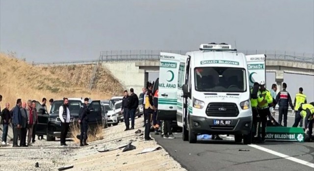 Lastik Değiştirmek İsterken Can Verdiler