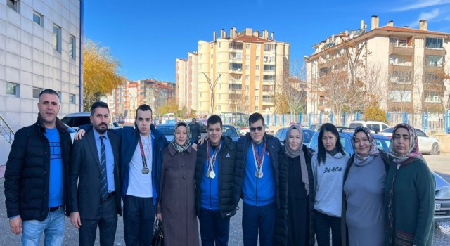 Engelleri Aşan Sporcular Türkiye Şampiyonu Oldu
