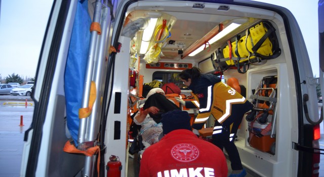 40 Yıl Sonra Kavga Ettiler Hastanelik Oldular