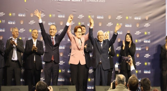 Akşener “Partimize Uzanan Elleri Paramparça Edeceğim”