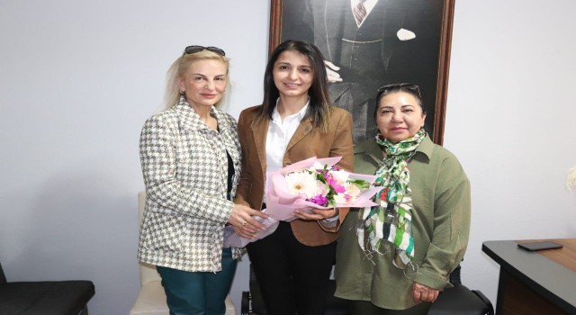 CHP Adayı Demir Türk Kadınlar Konseyi Derneği Aksaray Şubesini ve Aksaray Girişimci İş Kadınları Derneğini ziyaret etti