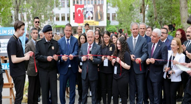 Vali Kumbuzoğlu “Her Dalda Proje İnsanı Olmak Gerekiyor”