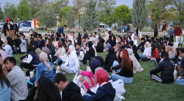 ASÜ’de Şenlikler Konserle Son Buldu