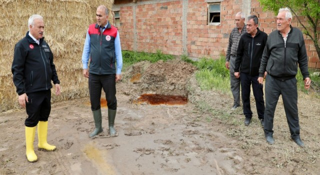 Vali Kumbuzoğlu, Yağıştan Etkilerini Yerinde İnceledi