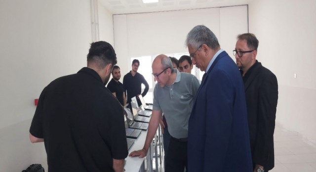 Yazılım Öğrencileri Projelerini Beğeniye Sundu
