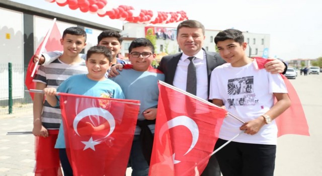 Başkan Dinçer “Çocuklar Bizim Hazinemiz, 23 Nisan Coşkusunu Hep Birlikte Yaşayalım!”