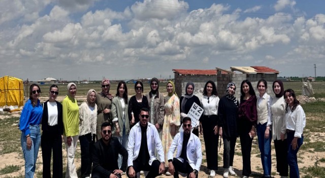 ASÜ’lü Gençler Gönüllere Dokundu