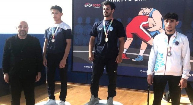 ASÜ’lü Güreşçilerden Büyük Başarı