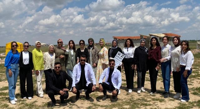ASÜ’lü Öğrencilerden “İz Bırakan Dokunuşlar” Projesiyle Örnek Davranış