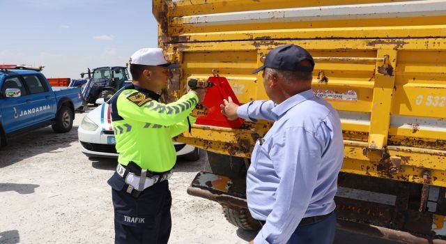 Jandarma Ekipleri ‘Reflektör Tak Görünür Ol’ Diyor!