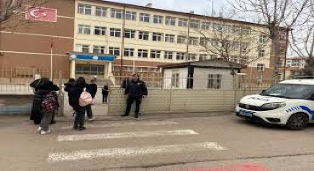 Okul Çevrelerinde Denetimler Artırıldı