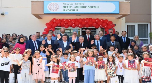 AKHİSAR KÖYÜ’NDE KARNE SEVİNCİ YAŞANDI