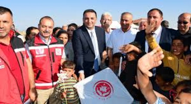 Akkuş; “Çocuklarımızın Yeri, Okul Sıraları ve Oyun Alanlarıdır”