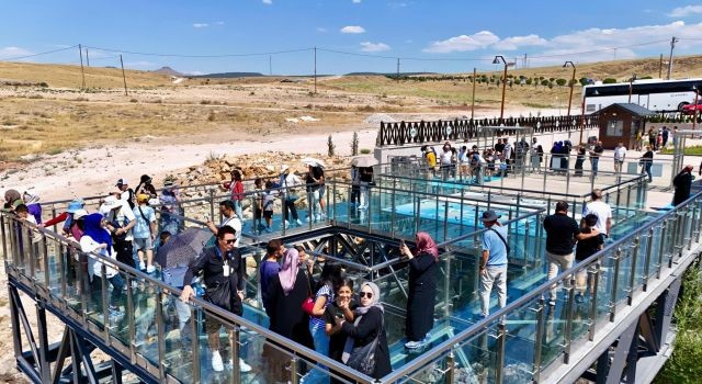 Cam Teras Bölgenin İlgi Merkezi Oldu