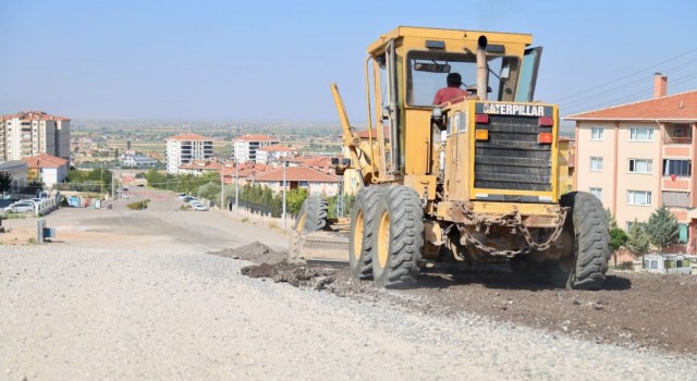 Cumhuriyet Mahallesinde Yol Çalışmaları Sürüyor