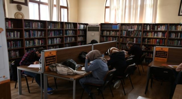 Kütüphane Listesi Utandırdı