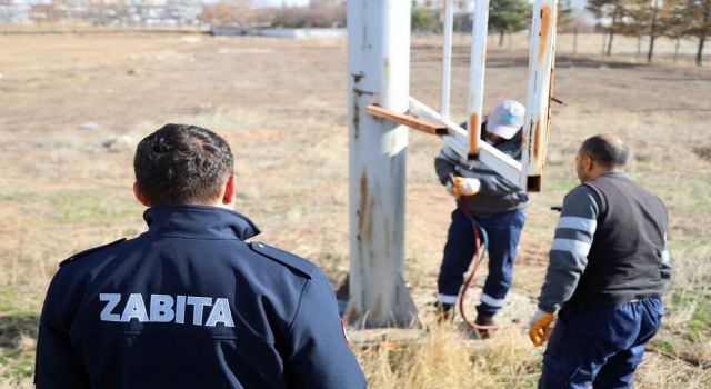 Şehrin Estetiğini Bozan Tabelalar Tek Tek Sökülüyor
