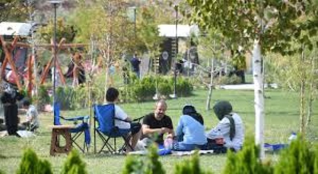 Yaz Sıcaklarından Kaçış Noktası, Yeşil Alanlar Oldu