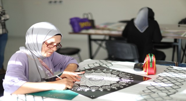 Kadın Aktivite Merkezlerinde Kursiyerler, Öğrenirken Eğleniyorlar