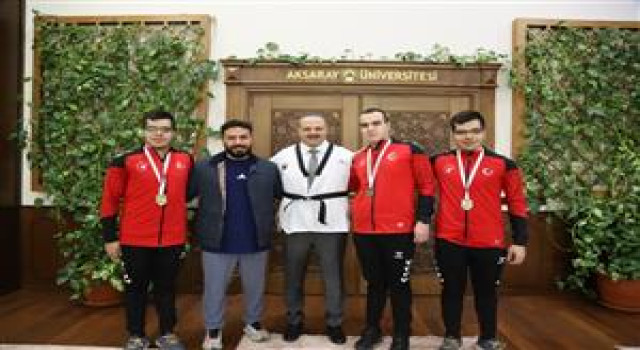 ASÜ Öğrencilerinden Türkiye Birinciliği