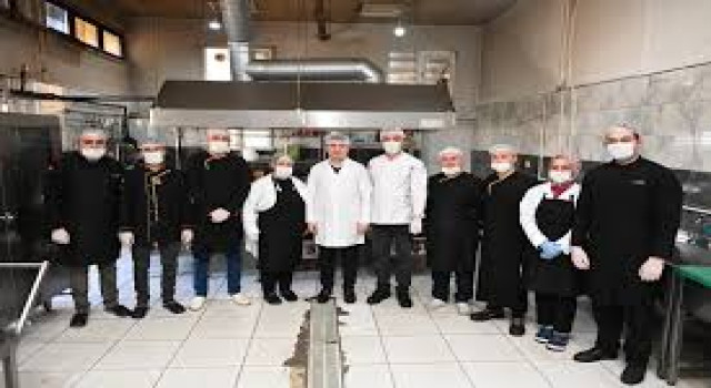 Başkan Dinçer; “Günlük 5 Bin Kişiye İftarlık Hazırlıyoruz”