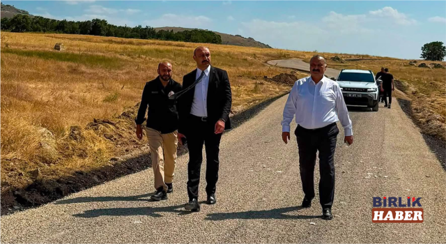 Taptuk Emre, Salmanlı ve Yanyurt köylerindeki yol çalışmaları sürüyor