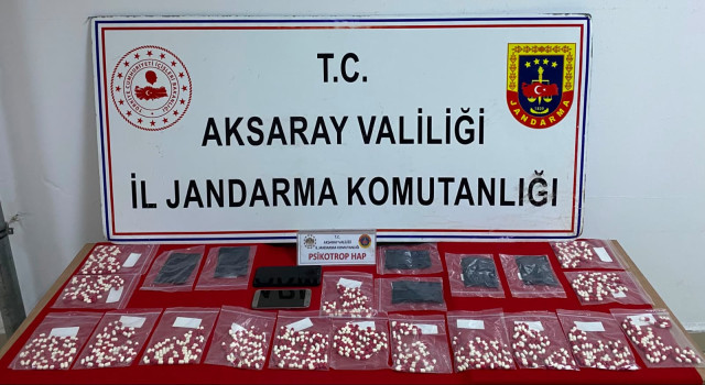 Uyuşturucu Operasyonu: 3 Şüpheli Tutuklandı, 1120 Sentetik Hap Ele Geçirildi