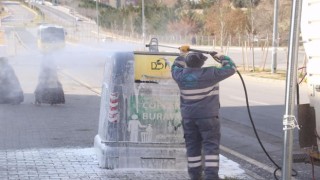 Çöp Konteynerleri Yıkanarak Dezenfekte Ediliyor