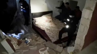 Sıkışan Gaz Bomba Gibi Patladı, Duvarları Yıkılan Evde 3 Kişi Yaralandı