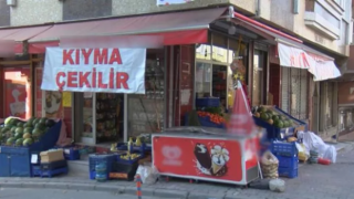 Makine Bulan Sokağa Kıyma Çekmeye Koştu