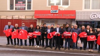 CHP Aksaray’ı Türk Bayrakları ile Donattı