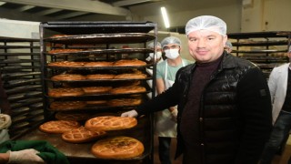 Belediye Ramazan Ayı’nda 160 Bin Tahinli ve Pide Dağıttı