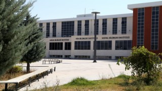 Üç Enstitüye Dokuz Yeni Program Açıldı