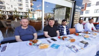 Dinçer; ‘’Esnaflarımızın Güler Yüzünden Güç Alıyoruz’’