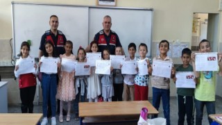 Miniklerin Karne Sevincinde Yanlarında Oldular
